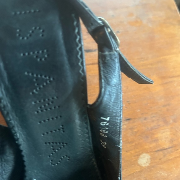 Hispanitas Made in Spain Spanish.3-D floral detail. Leather heels size 39.US 8.5 - Picture 8 of 16